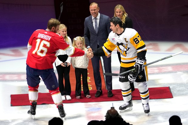 Pittsburgh Penguins und Florida Panthers ehren beide Patric Hornqvist vor dem Spiel